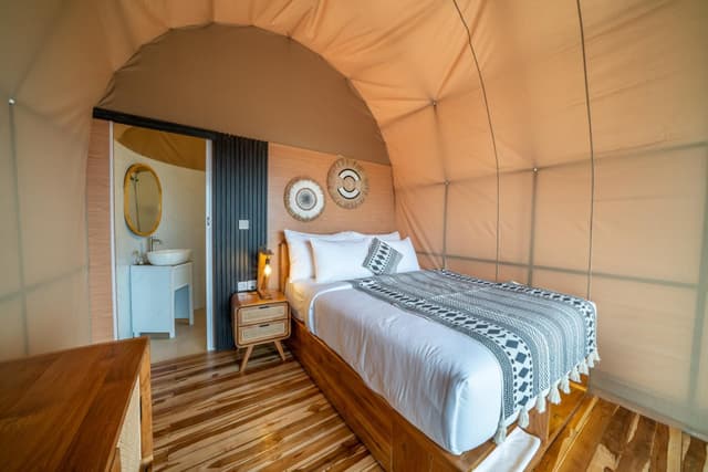 Deluxe Tent