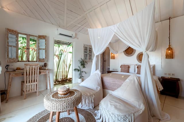 Junior Suite with Pool View