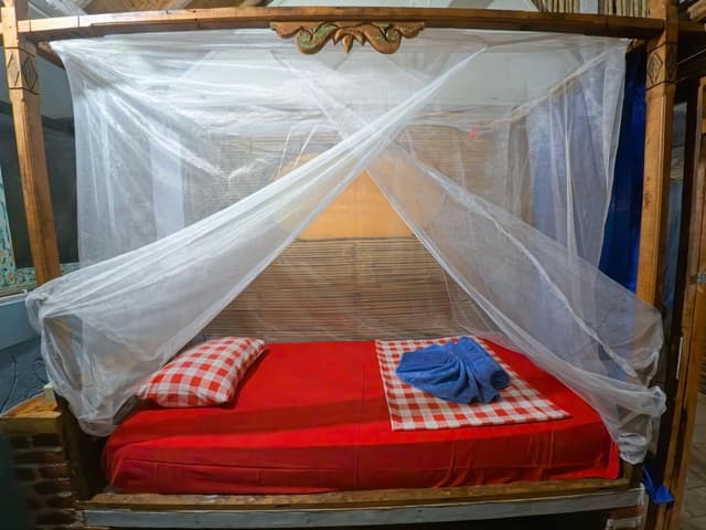 Single Room with Shared Bathroom