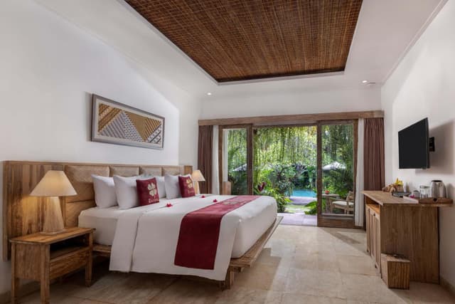 Deluxe Room with Pool View