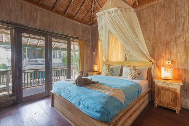 Deluxe Bungalow with Garden View