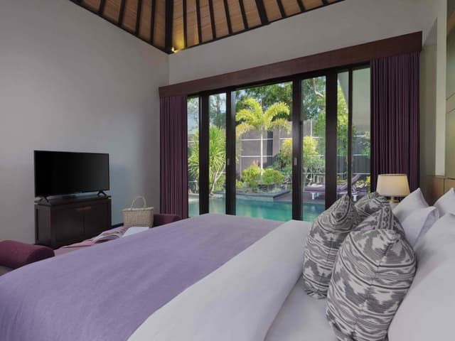 Family Pool Villa