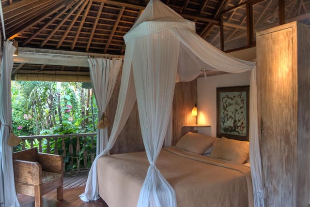 Tanjung Dulu Five-Bedroom Villa with Private Pool