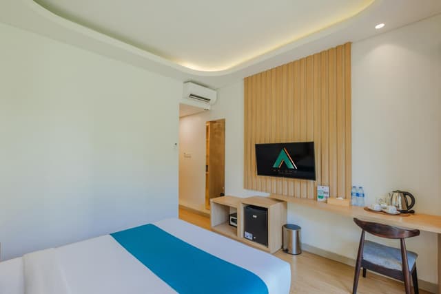 Deluxe Double or Twin Room with Pool View