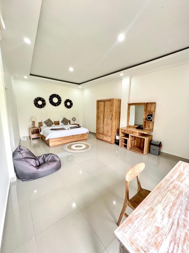 Deluxe King Room with Pool View