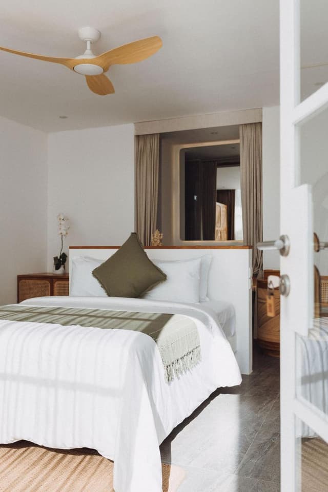 Suite with Pool View