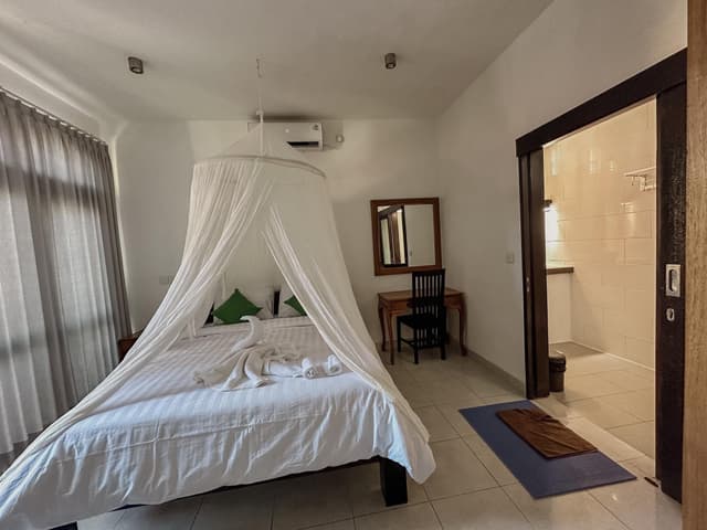 Queen Room with Garden View