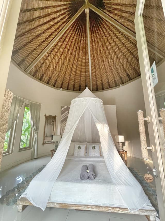 Deluxe Round Bungalow