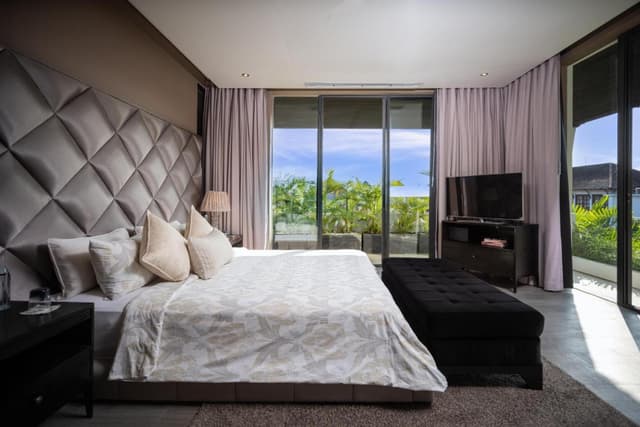 3BR Luxury Villa |  5 mins walk to Beach, Garden, Indoor Living