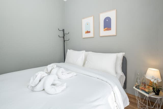 Grand One-Bedroom Suit
