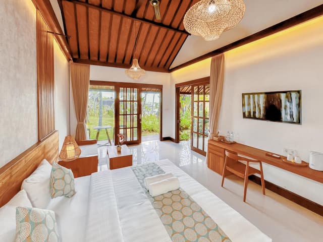 2-Bedroom Villa with Bathtub & Kitchenette