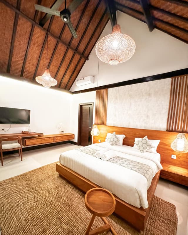 1-Bedroom Suite, Top Floor (Part of 3BR Villa)