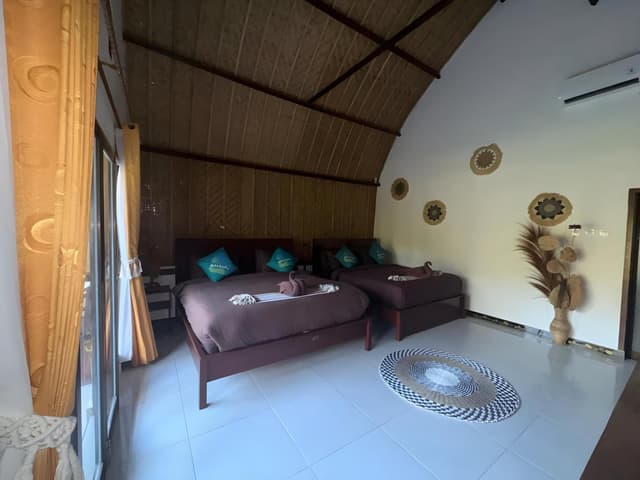 Deluxe Family Room