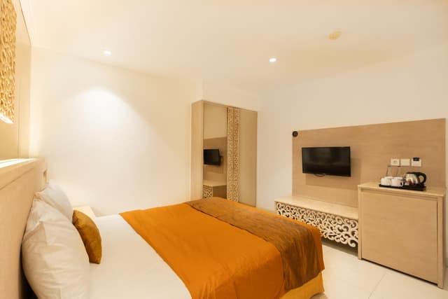 Deluxe Queen Room