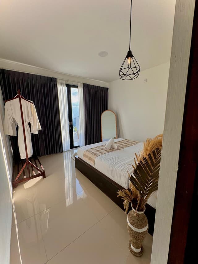 Deluxe Room (2 Adults + 1 Child)