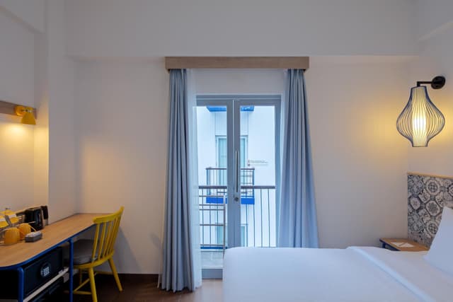 Champ Room Twin Balcony Access