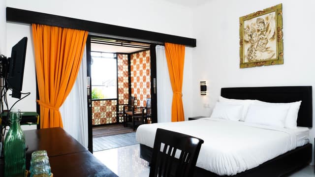 Deluxe Queen Room