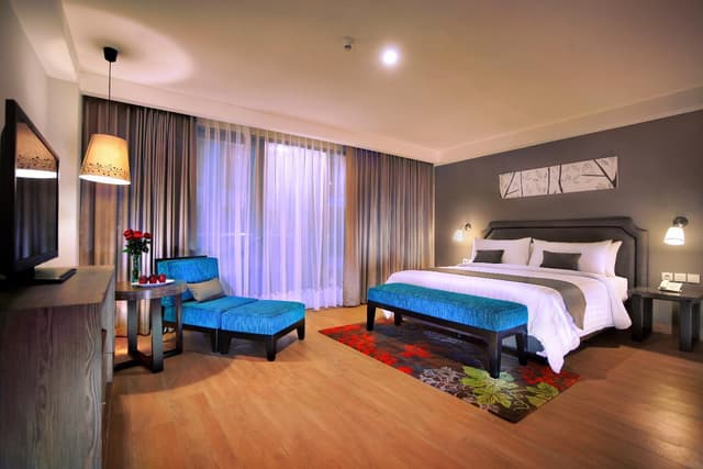 Deluxe Double or Twin Room with Pool View