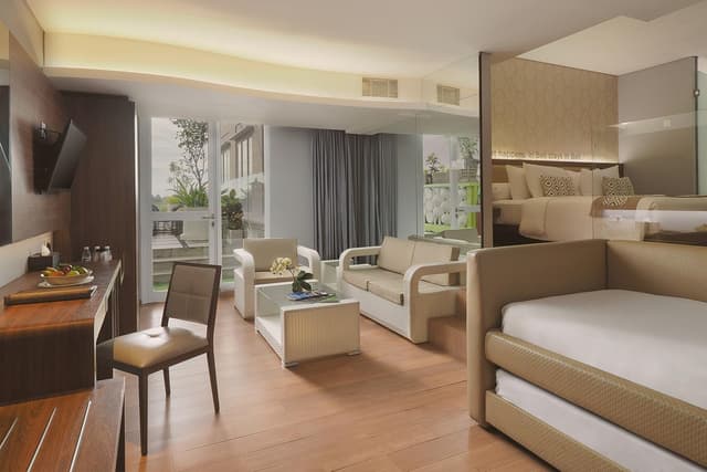 Suite Room with Free One-time 2 Bottles of Beer and Free Shuttle to Hotel's Beach Facility