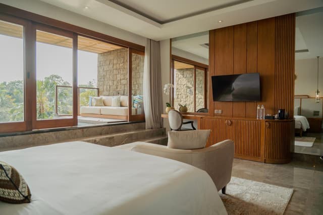 Goya Pool Suite