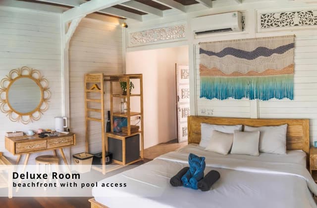 Deluxe Room Beachfront with Pool Access