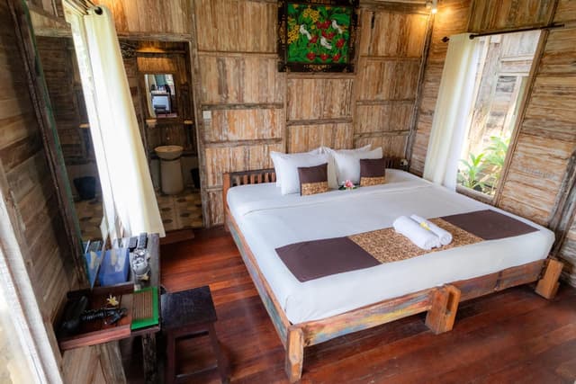 Deluxe Double or Twin Room with Pool View