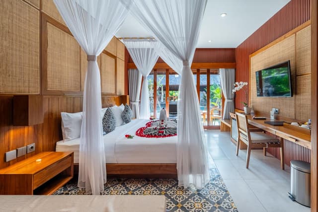Superior Room with Pool View