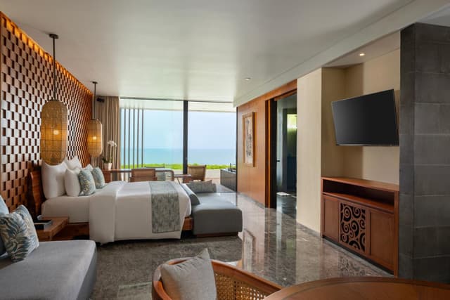 King Suite with Ocean View