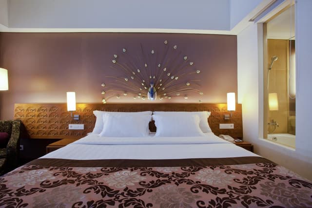 Deluxe Double or Twin Room with Pool Access