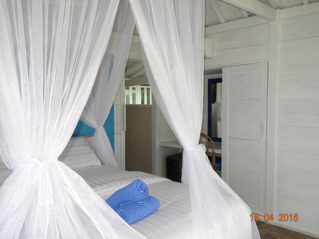 One-Bedroom Bungalow