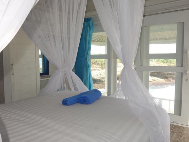 Bungalow - Cliff Front