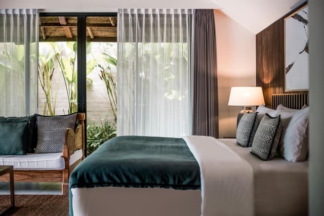 One Bedroom Retreat Luxe with Free Spa