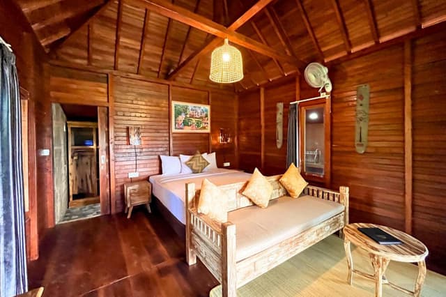 Wooden Villa with Mountain View