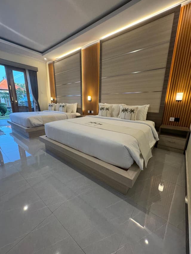 Deluxe Family Room