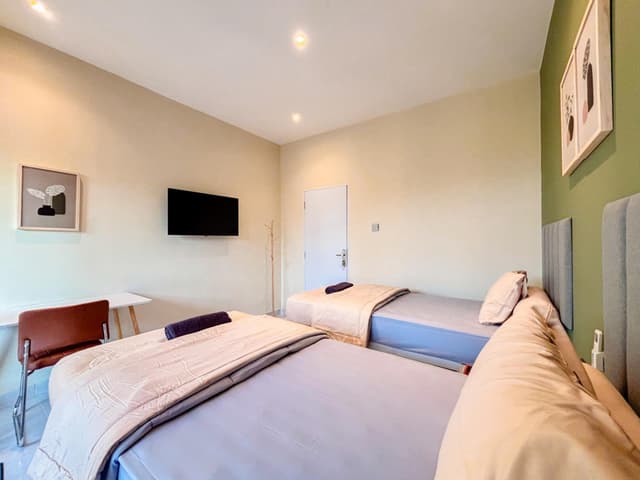 Deluxe Twin Room