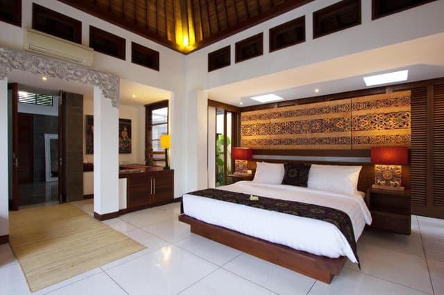 Deluxe King Suite
