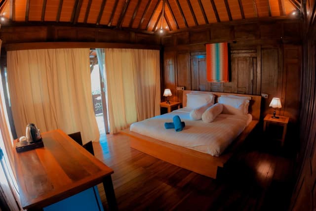 Large Double Room