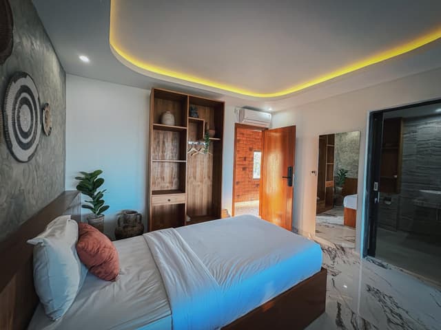 Deluxe Family Room