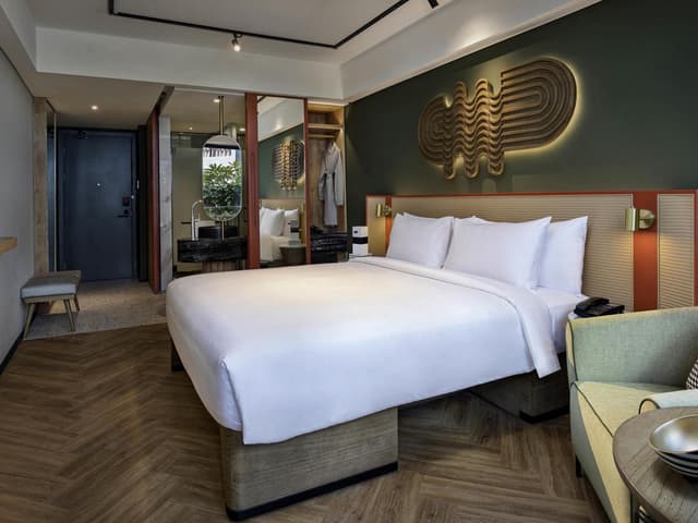 TRIBE Comfort King Room with One King Bed