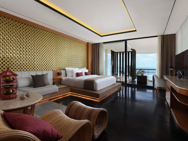 Seminyak Pool King Suite with Balcony