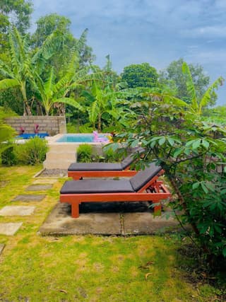 Villa with Garden View