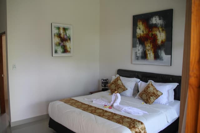 Deluxe Double Room with Balcony and Garden View