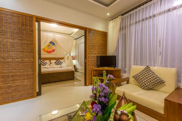 Two-Bedroom Suite with Free Benefit