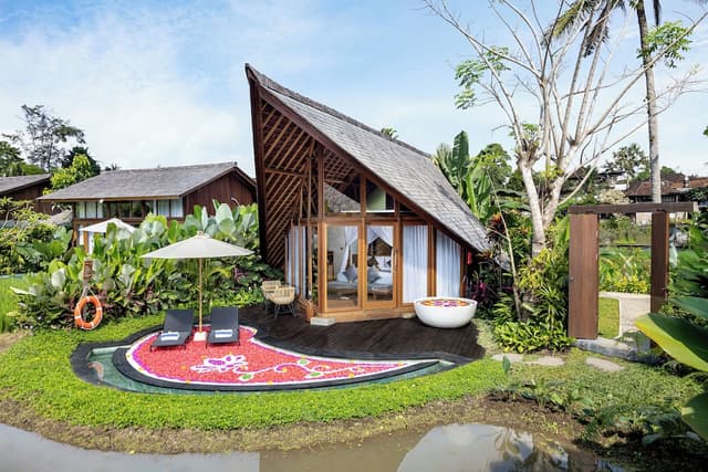 Deluxe Villa, 1 King Bed, Pool View