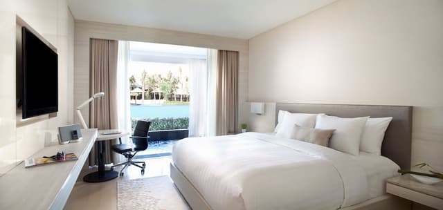 Room, 1 King Bed, View, Poolside