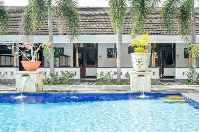 Deluxe Room, Pool View