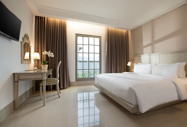 Superior Room Hollywood