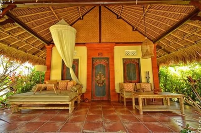 Grand Bungalow, 1 Queen Bed, Garden View