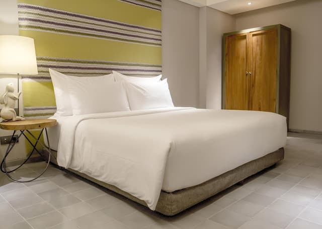 Deluxe Room, City View