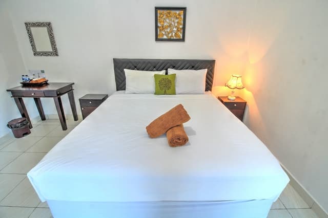 Deluxe Double Room, 1 King Bed, Garden View